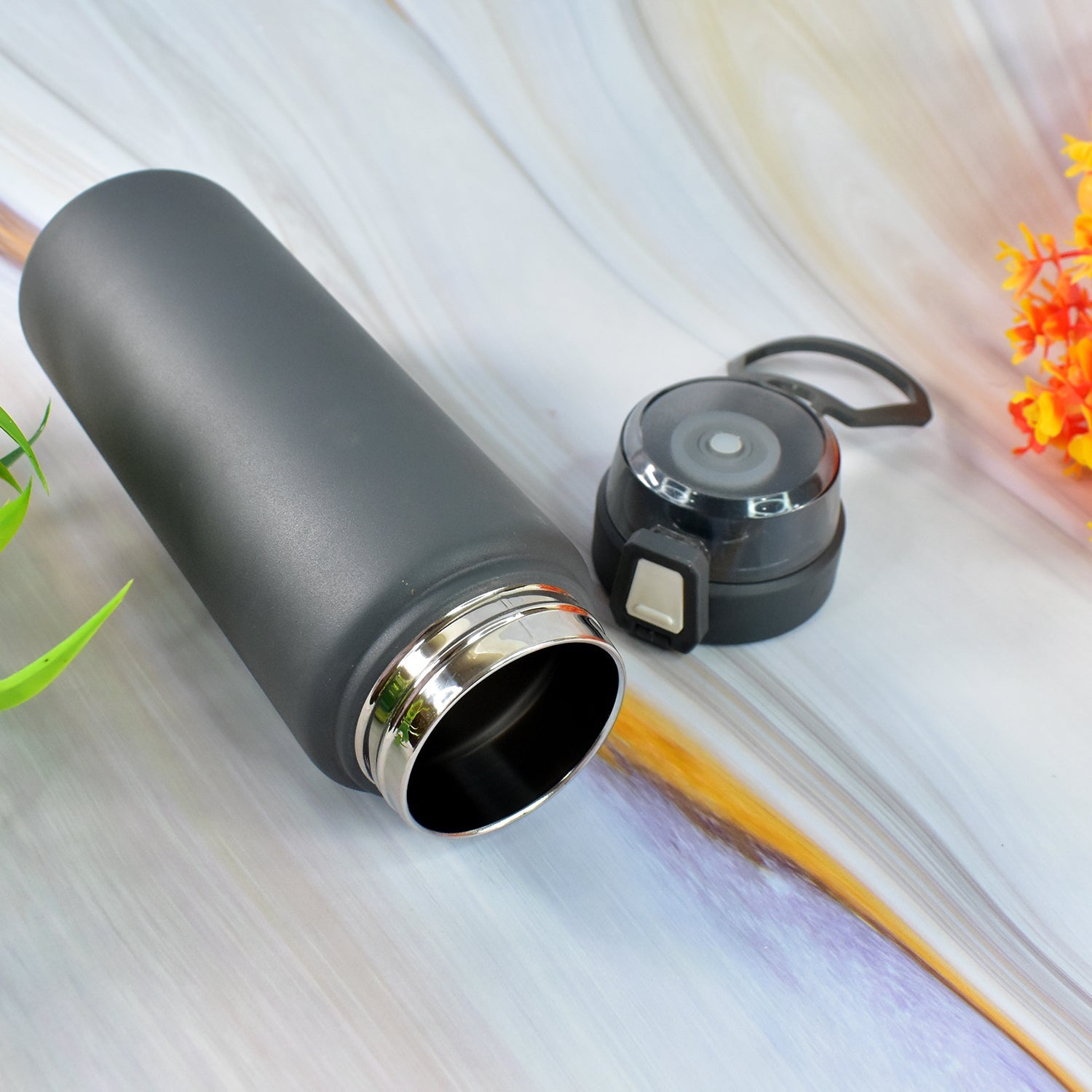 Stainless Steel Double Walled Vacuum Insulated Water Bottle (Mix Design 1 Pc) Stainless Steel Double Walled Vacuum Insulated Water Bottle (Mix Design 1 Pc)